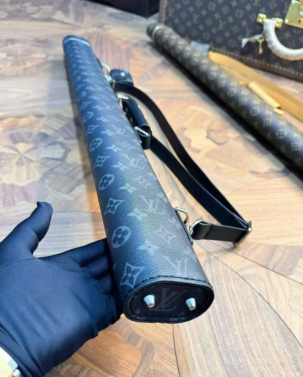 LV STICK COVER BILLIARD CUE 0602